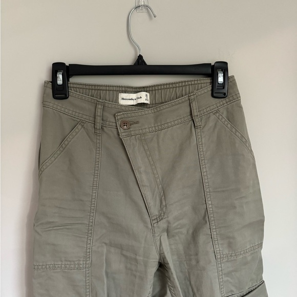 Abercrombie Criss Cross Utility Pants - Picture 3 of 7